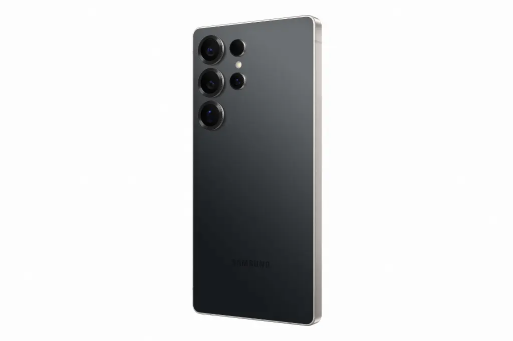 030-galaxy-s25ultra-titaniumblack-device-back-r30.webp