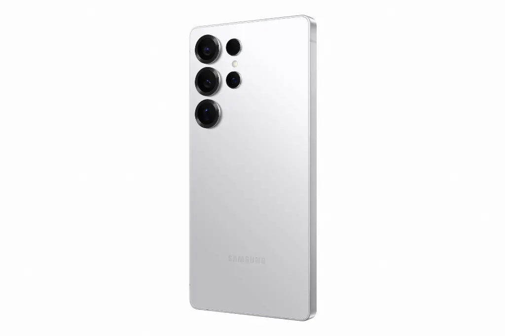 066-galaxy-s25ultra-titaniumwhitesilver-device-back-r30 - Copie - Copie.webp
